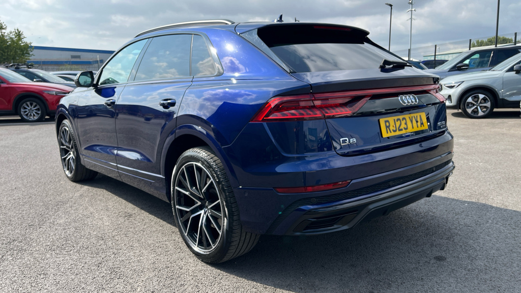 Audi Q8 55 Tfsi E Quattro Black Edition Tiptronic 2023 Grey #52