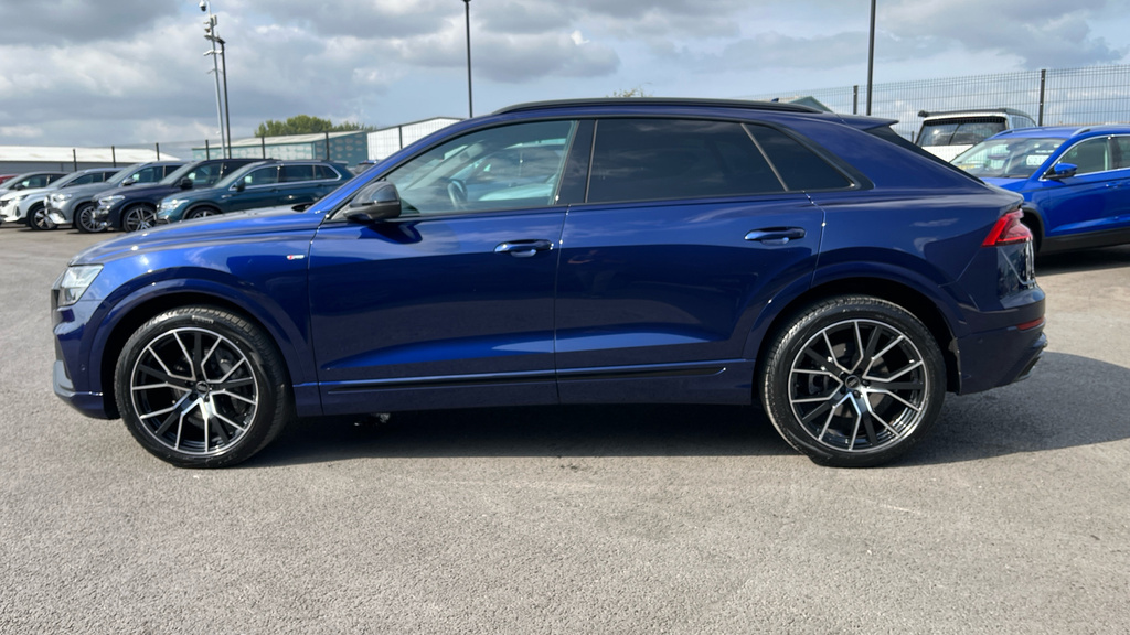 Audi Q8 55 Tfsi E Quattro Black Edition Tiptronic 2023 Grey #51
