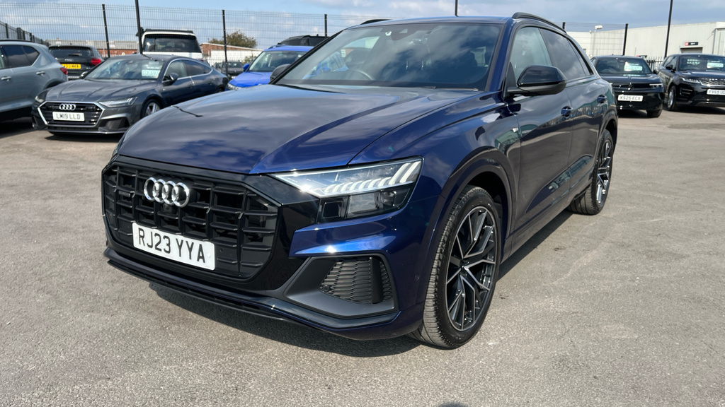 Audi Q8 55 Tfsi E Quattro Black Edition Tiptronic 2023 Grey #50