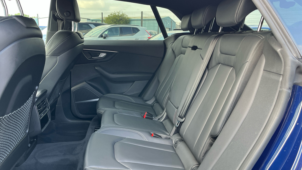 Audi Q8 55 Tfsi E Quattro Black Edition Tiptronic 2023 Grey #12