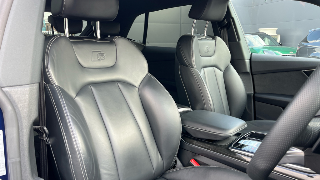 Audi Q8 55 Tfsi E Quattro Black Edition Tiptronic 2023 Grey #31