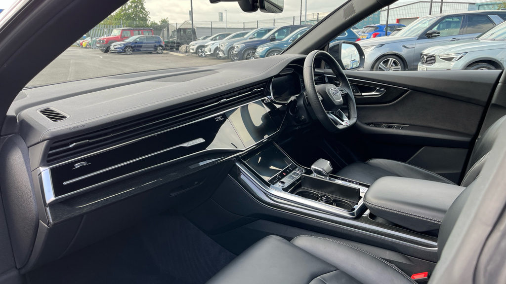 Audi Q8 55 Tfsi E Quattro Black Edition Tiptronic 2023 Grey #7