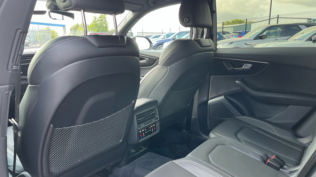 Audi Q8 55 Tfsi E Quattro Black Edition Tiptronic 2023 Grey #41