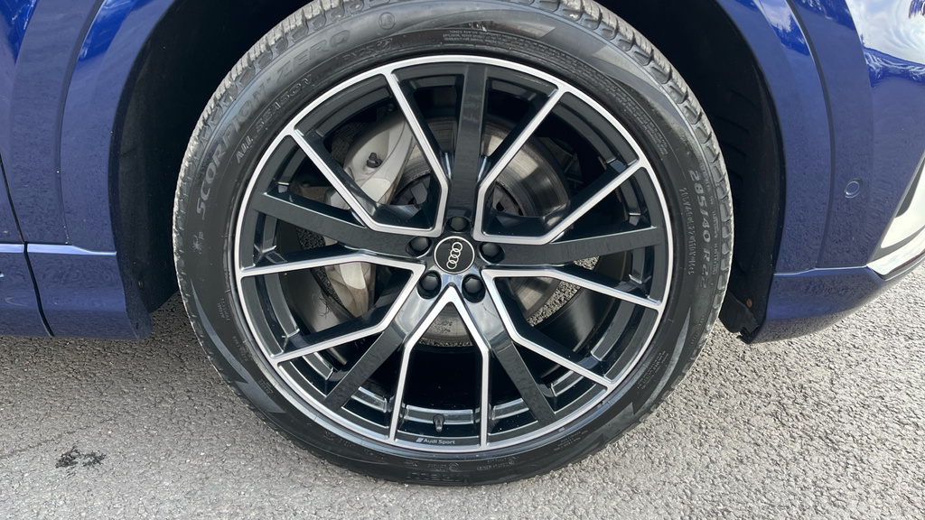 Audi Q8 55 Tfsi E Quattro Black Edition Tiptronic 2023 Grey #32