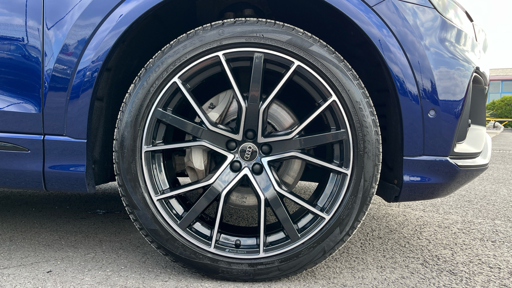Audi Q8 55 Tfsi E Quattro Black Edition Tiptronic 2023 Grey #14