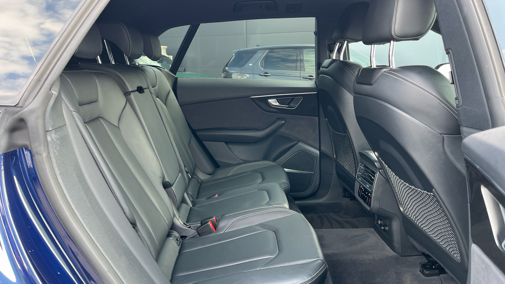 Audi Q8 55 Tfsi E Quattro Black Edition Tiptronic 2023 Grey #24