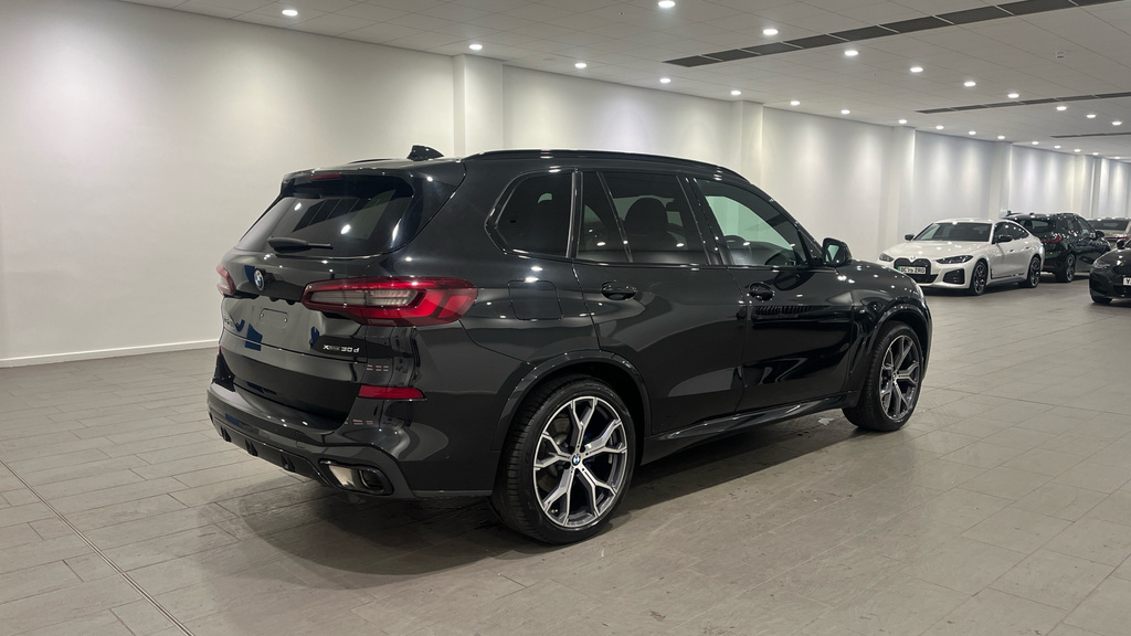 BMW X5 Xdrive45e M Sport Blue #24