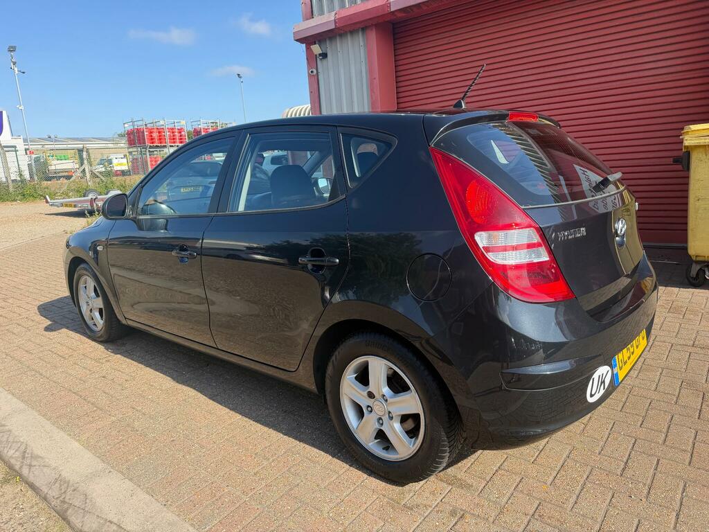 Hyundai I30 Comfort Black #4