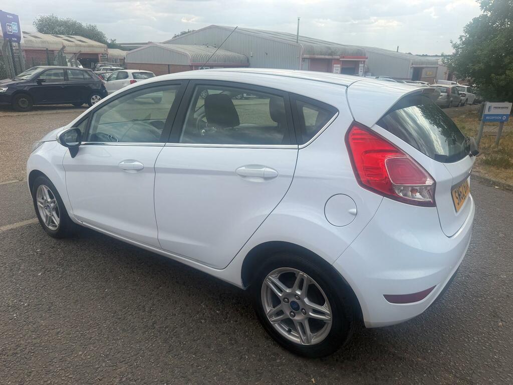 Ford Fiesta Zetec White #4