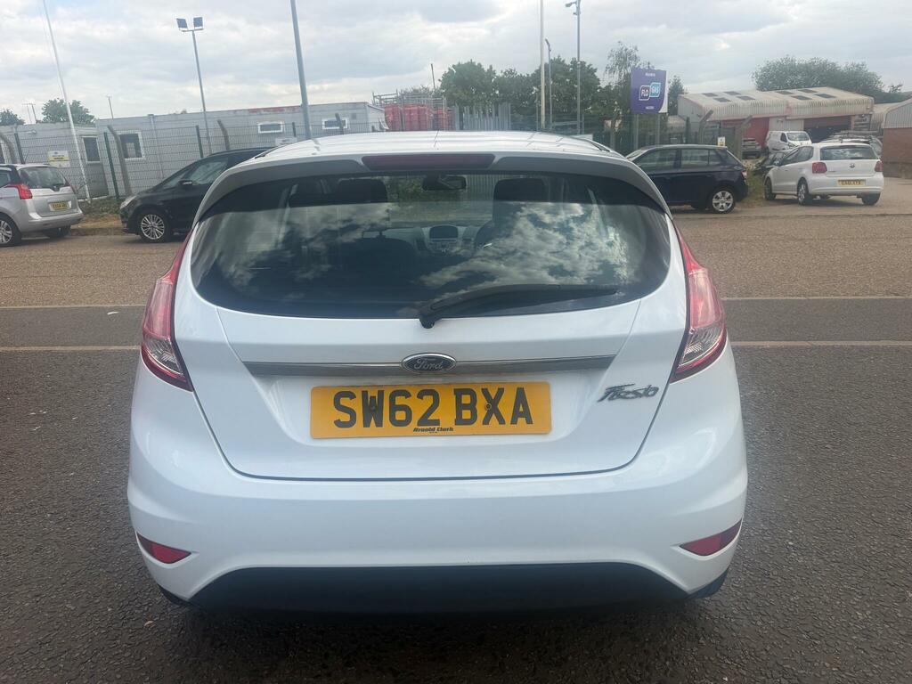 Ford Fiesta Zetec White #5