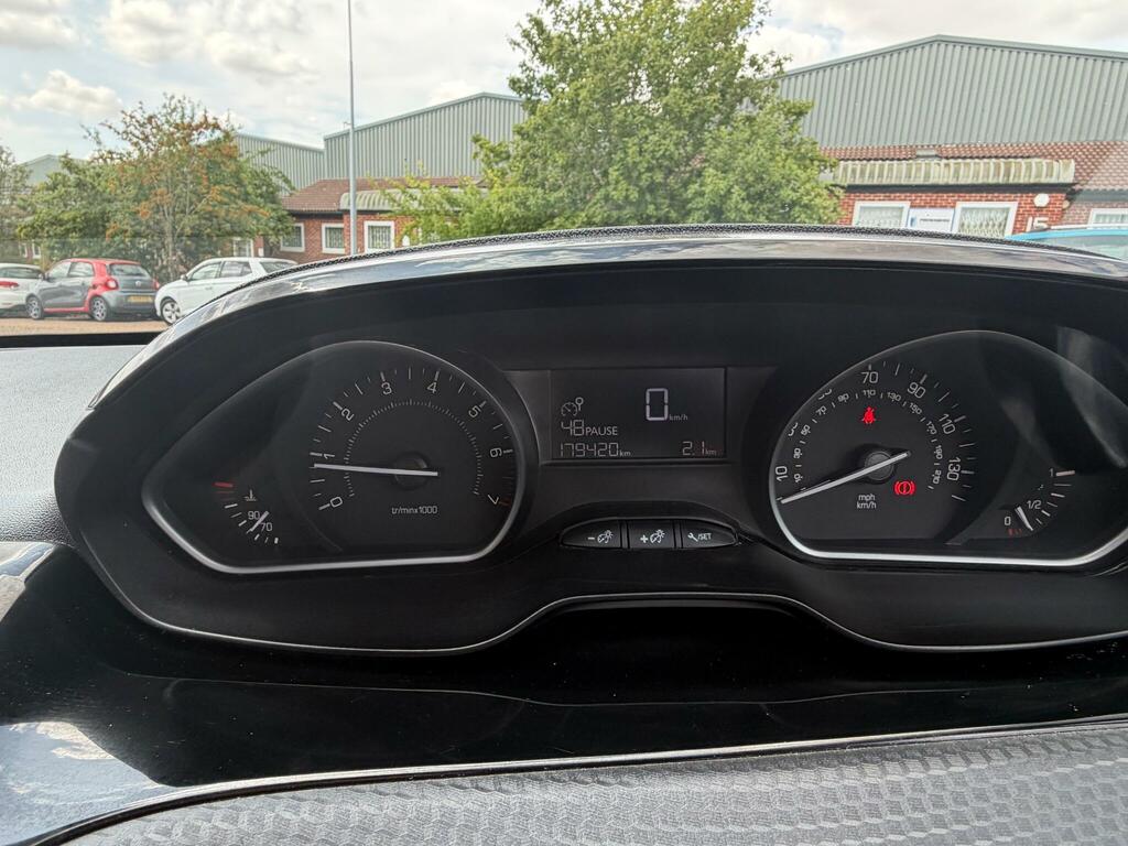 Peugeot 208 208 Active Grey #12
