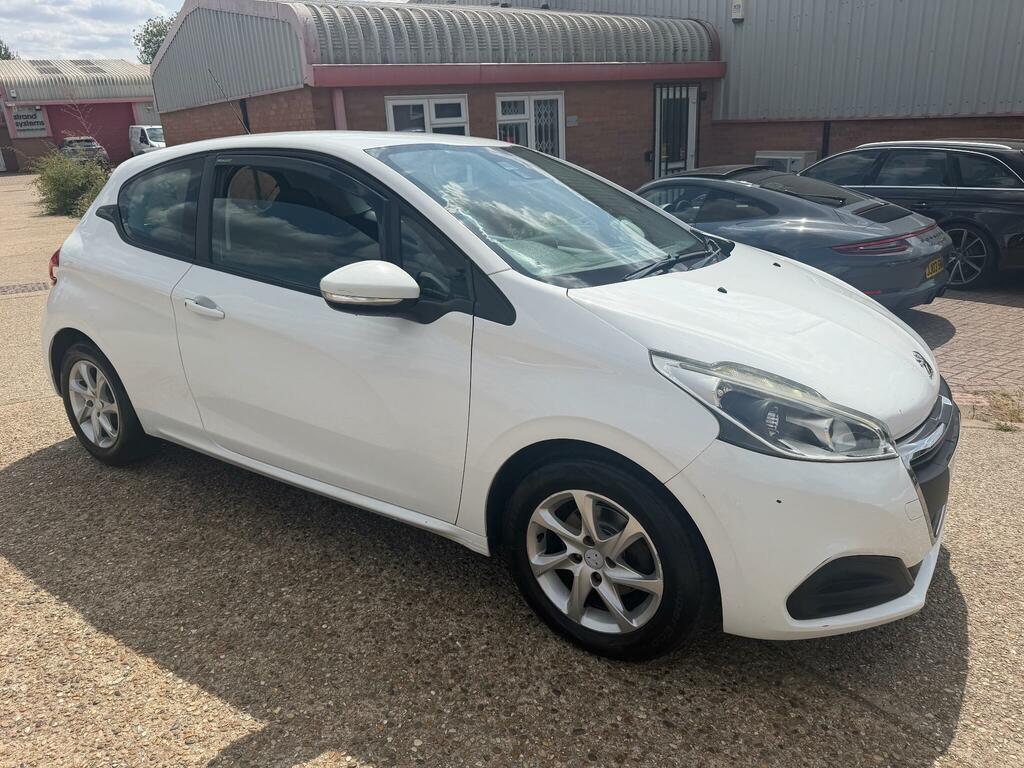 Peugeot 208 Active White
