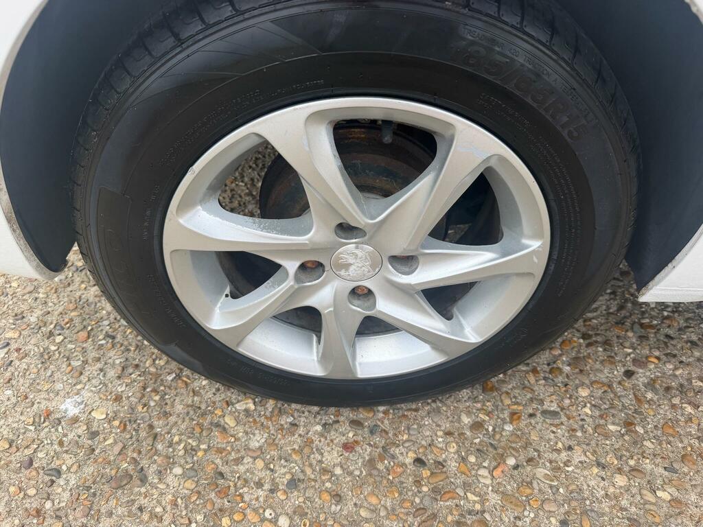 Peugeot 208 208 Active Grey #13