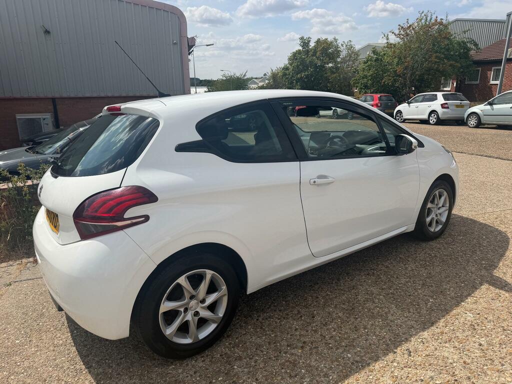 Peugeot 208 Active White #6