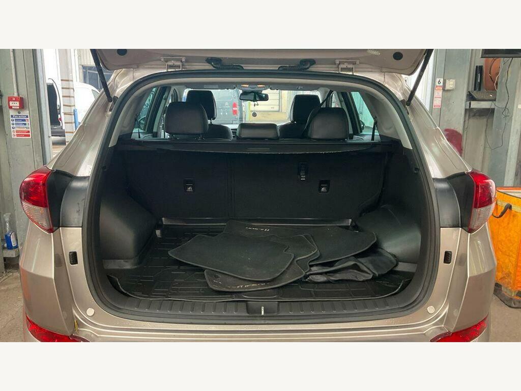 Hyundai Tucson Suv 1.7 Crdi Blue Drive Premium Euro 6 Ss Silver #10