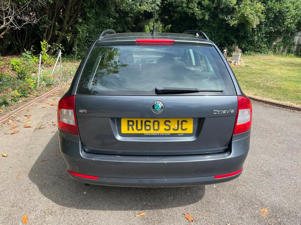 Skoda Octavia 1.6 Se Estate Grey #4