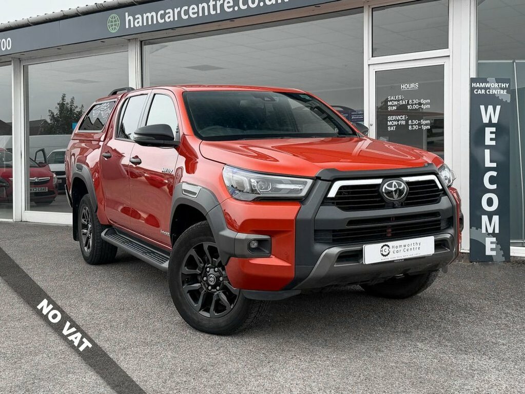 Toyota HILUX 2.8L Invincible X Orange