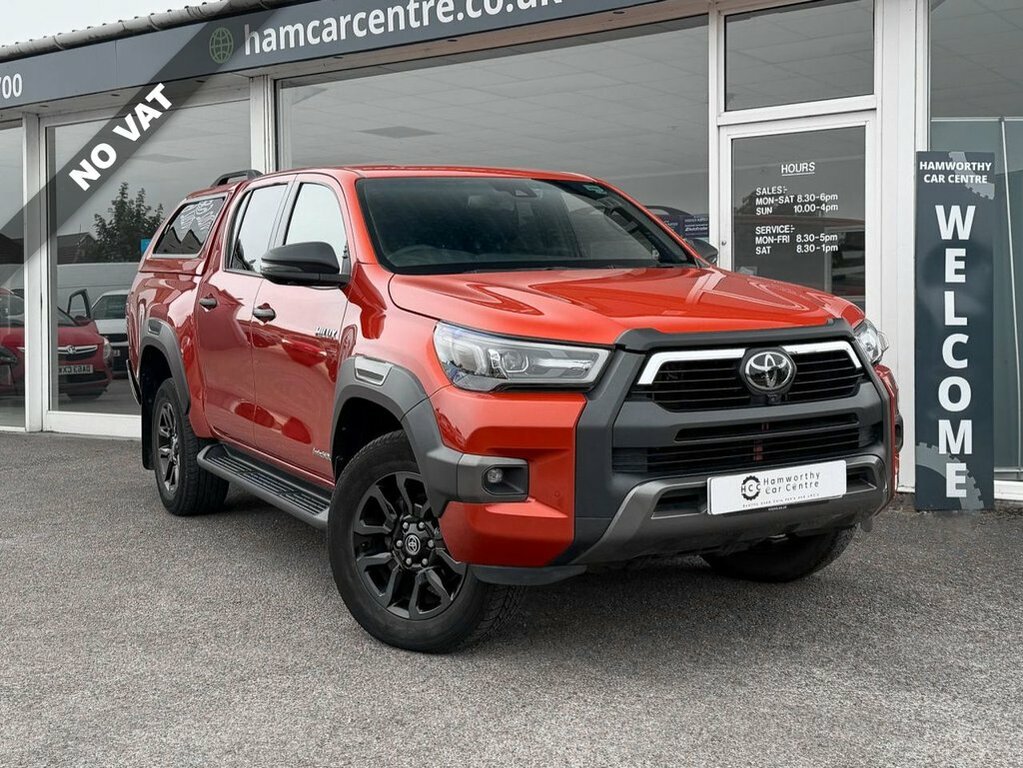 Toyota HILUX 2.8L Invincible X Orange