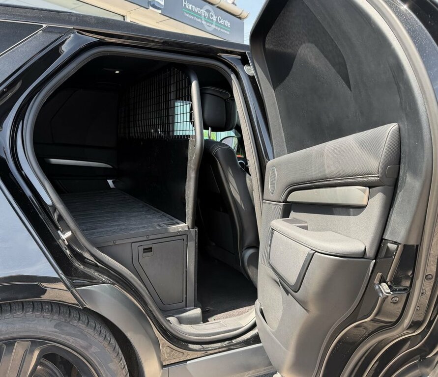 Land Rover Discovery 3L Dynamic Hse Black #6