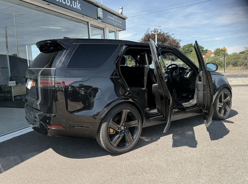 Land Rover Discovery 3L Dynamic Hse Black #4