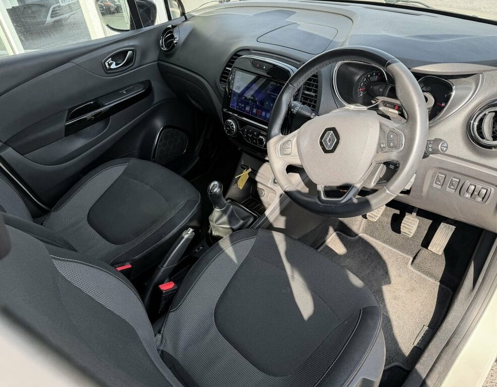 Renault Captur 0.9L Dynamique S Nav White #5