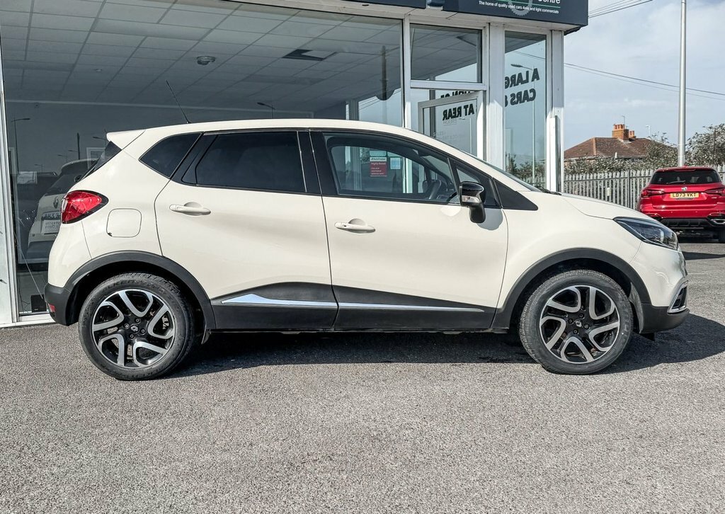 Renault Captur 0.9L Dynamique S Nav White #3