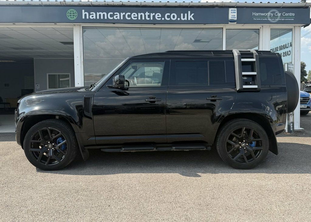 Land Rover Defender 110 3L Xs Edition Black #4