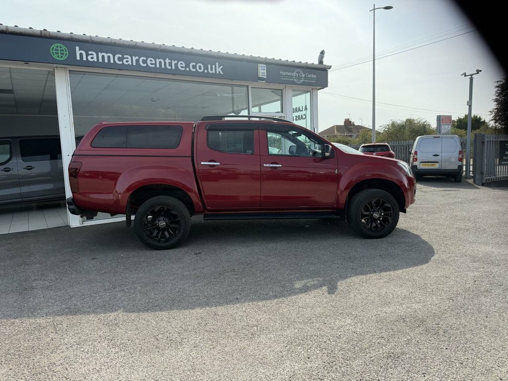 Isuzu D-Max 1.9L Blade Red #4