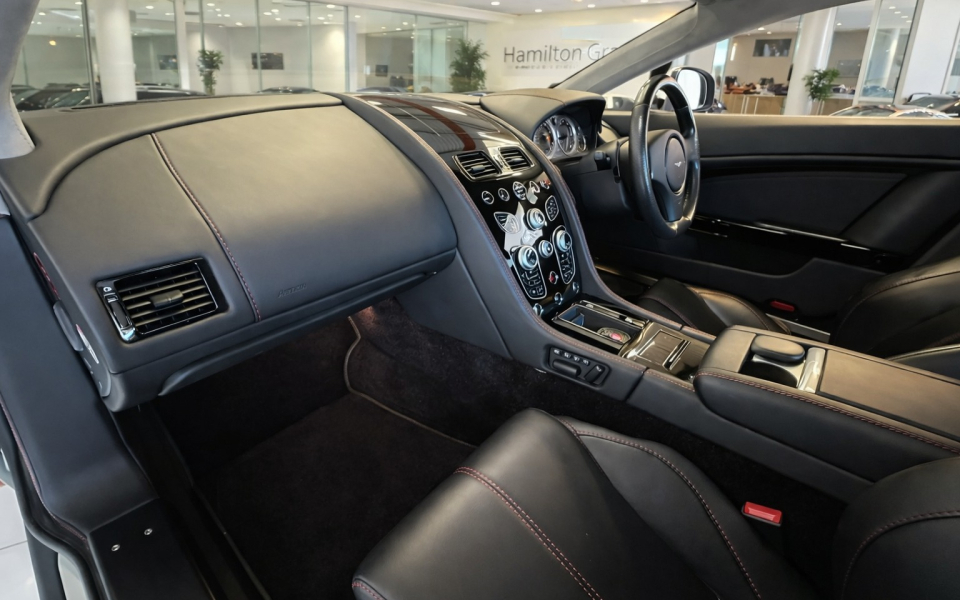 Aston Martin V8 Vantage Coupe Black #21