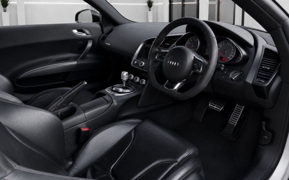 Audi R8 Petrol Black #4