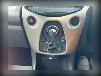 Toyota Aygo 1.0 Vvt-i Mode Euro 5 Silver #8