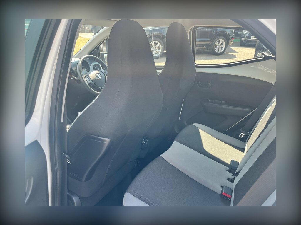 Toyota Aygo 1.0 Vvt-i X-play #24