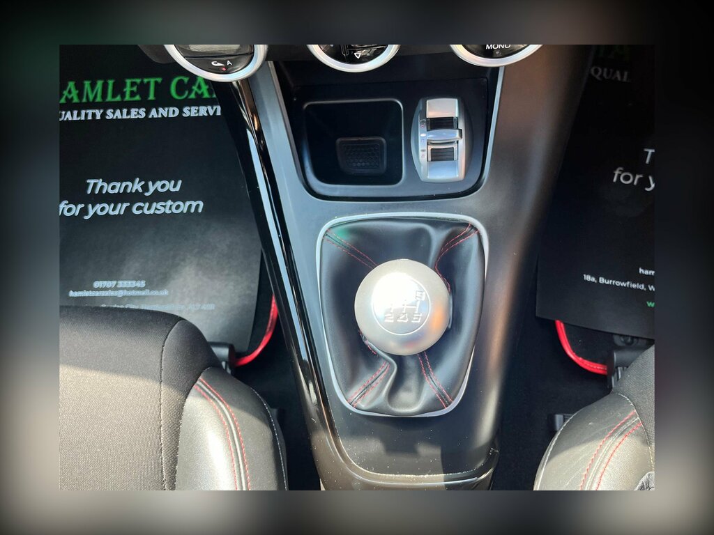 Alfa Romeo Giulietta Hatchback Red #7