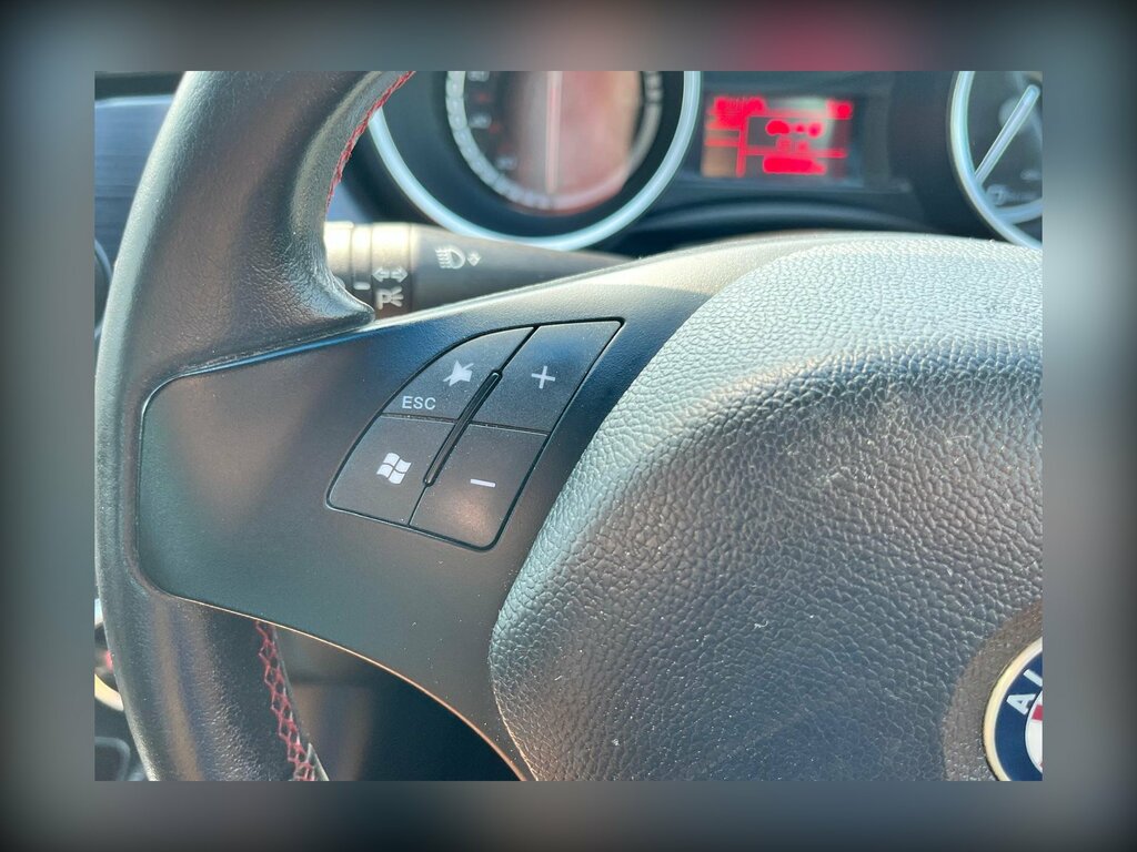 Alfa Romeo Giulietta Hatchback Red #11