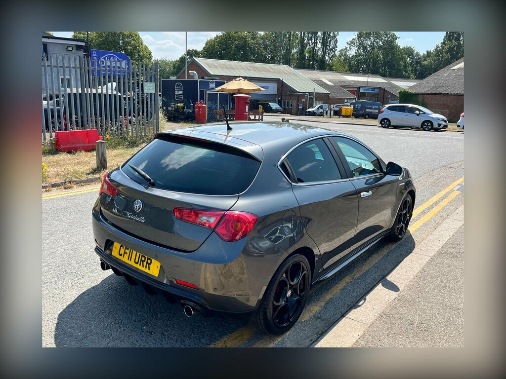 Alfa Romeo Giulietta Hatchback Red #34