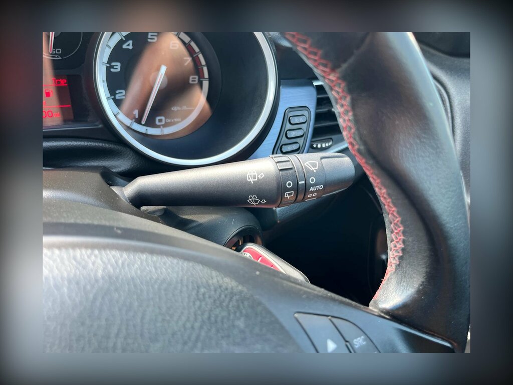 Alfa Romeo Giulietta Hatchback Red #15