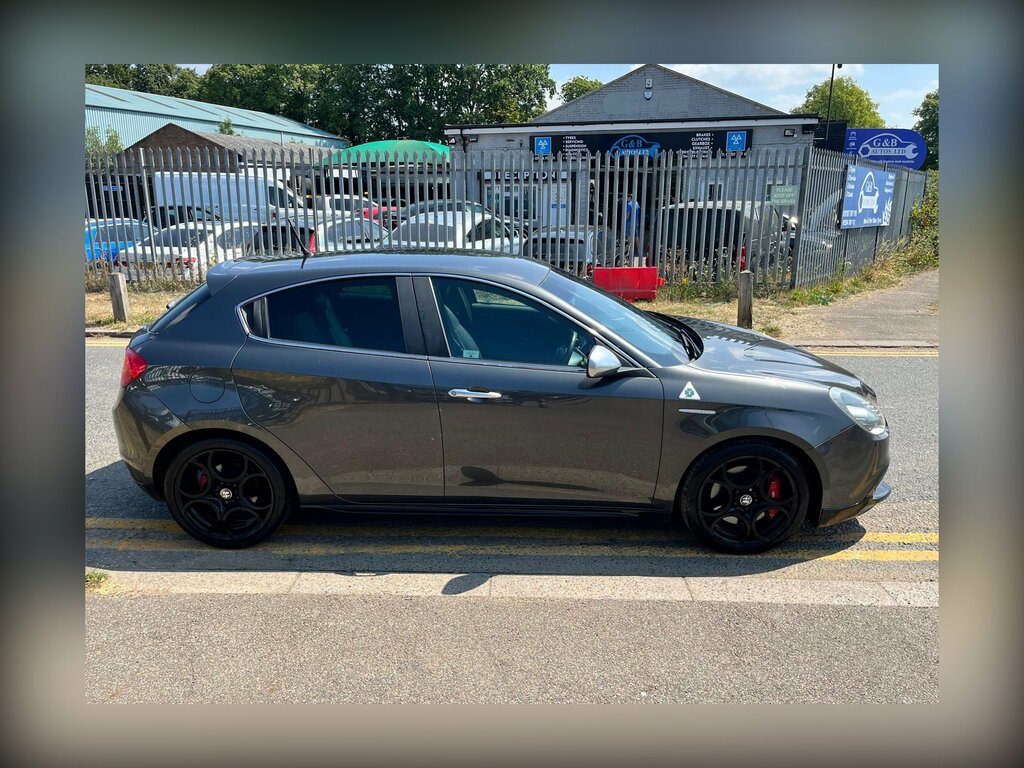 Alfa Romeo Giulietta Hatchback Red #36