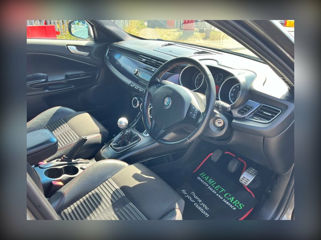 Alfa Romeo Giulietta Hatchback Red #19