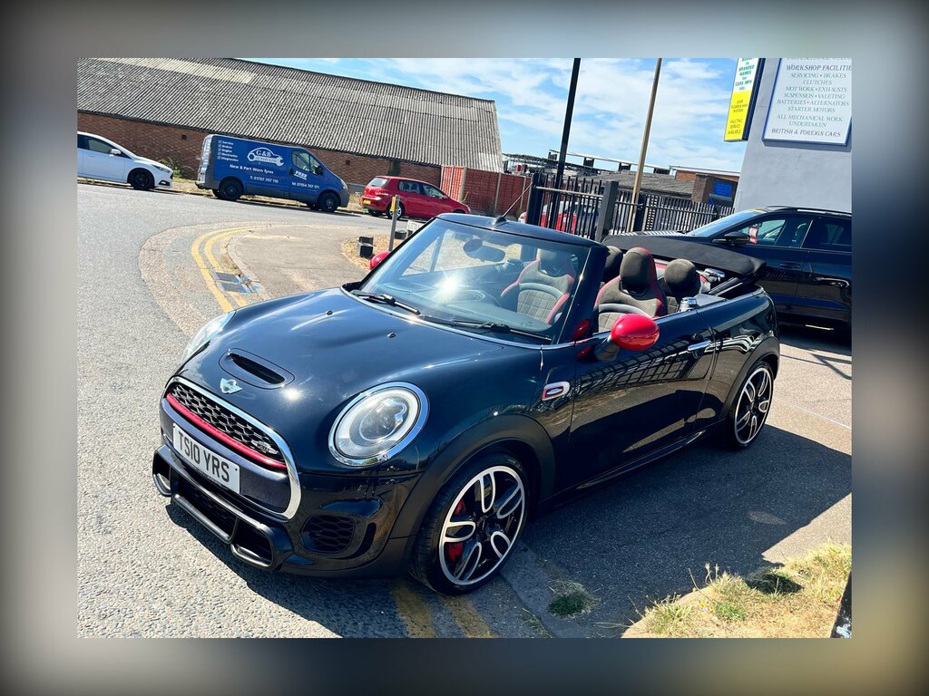 Mini Convertible 2.0 John Cooper Works Convertible Black #2