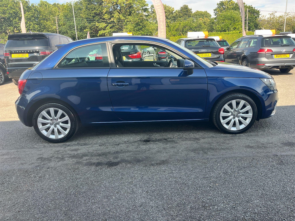 Audi A1 1.4 L 1.4 Tfsi Sport Euro 5 Ss Blue #6