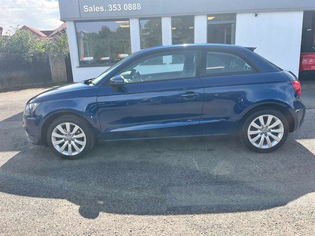 Audi A1 1.4 L 1.4 Tfsi Sport Euro 5 Ss Blue #2