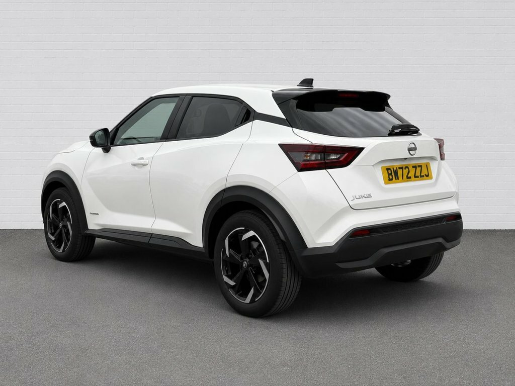 Nissan Juke 1.6L N-connecta BW72ZZJ White #3