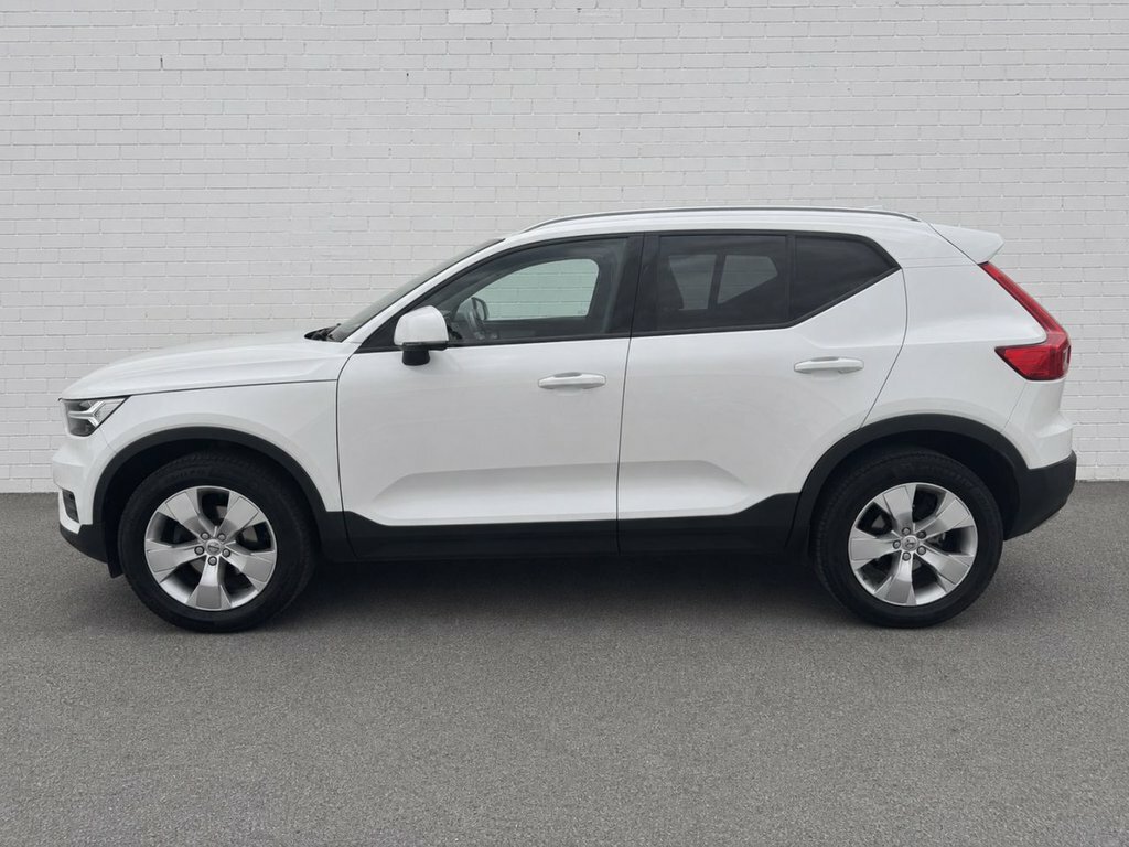 Volvo XC40 1.5L Momentum BK20LFX White #2