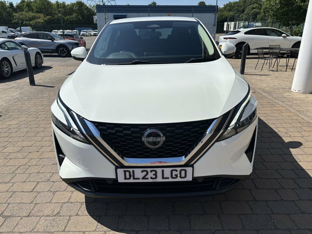 Nissan Qashqai 1.3L Acenta Premium DL23LGO White #4