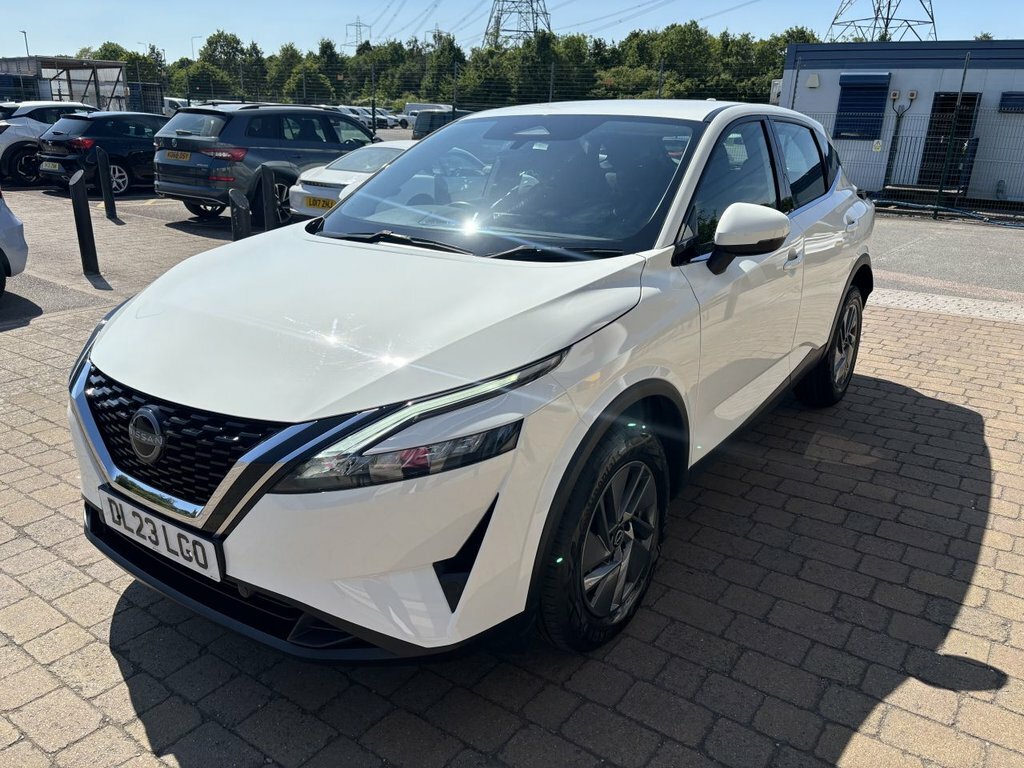Nissan Qashqai 1.3L Acenta Premium DL23LGO White #5
