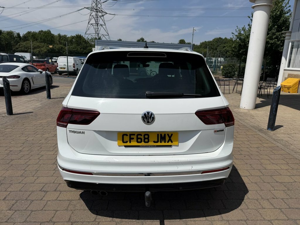 Volkswagen Tiguan 2L R-line CF68JMX White #6