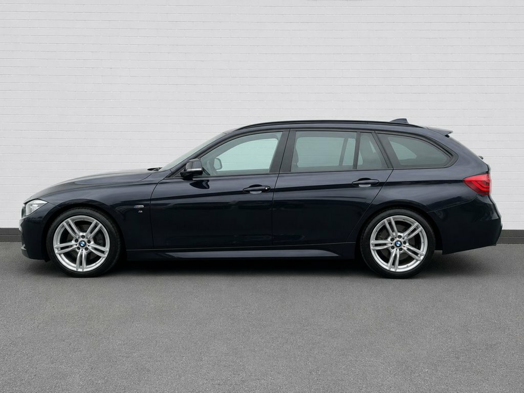 BMW 5 Series 3L M Sport LJ16XNK Black #2