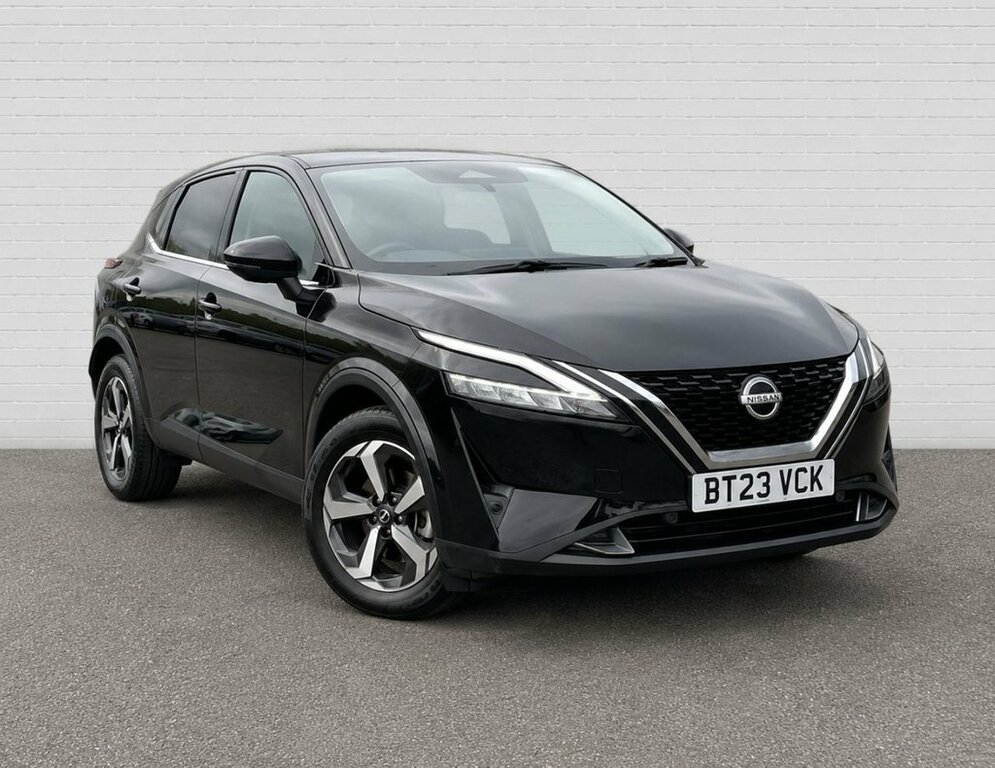 Nissan Qashqai 1.3L N-connecta Black