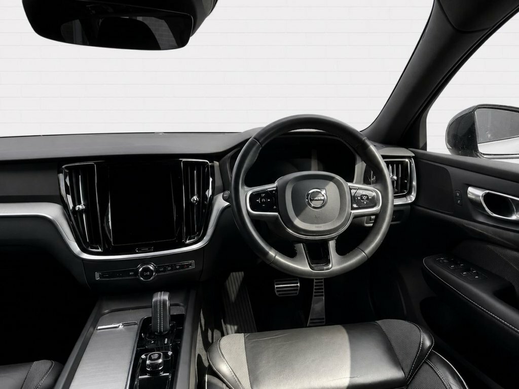 Volvo V60 2L R-design White #4