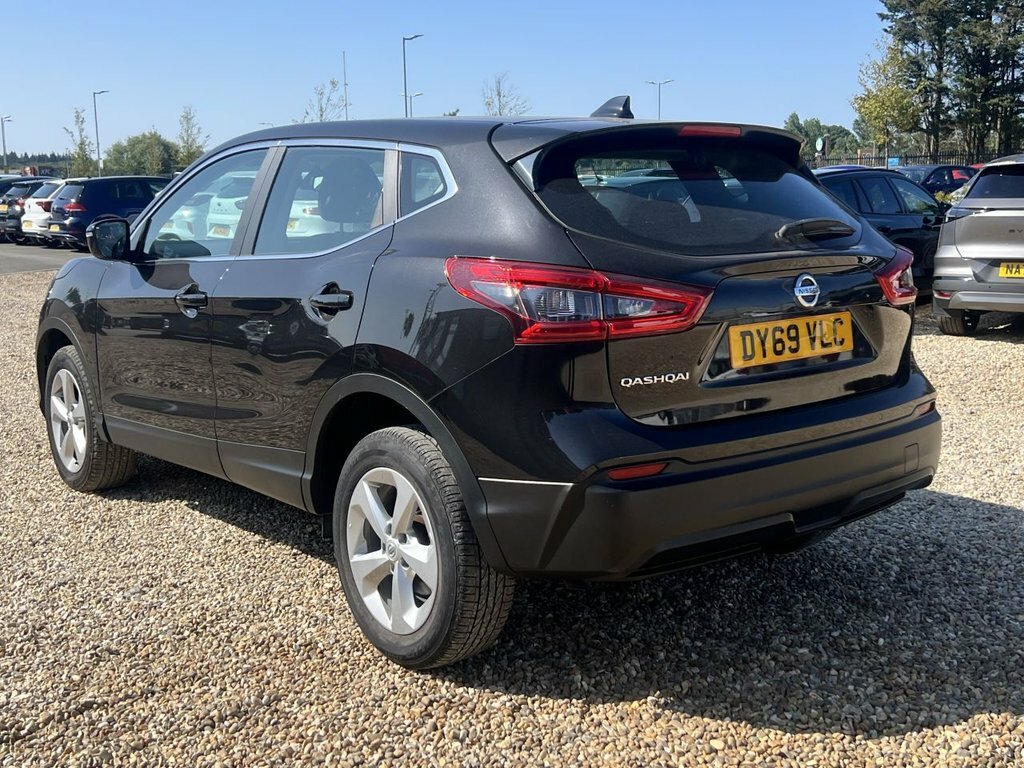 Nissan Qashqai 1.3L Acenta Premium Black #6